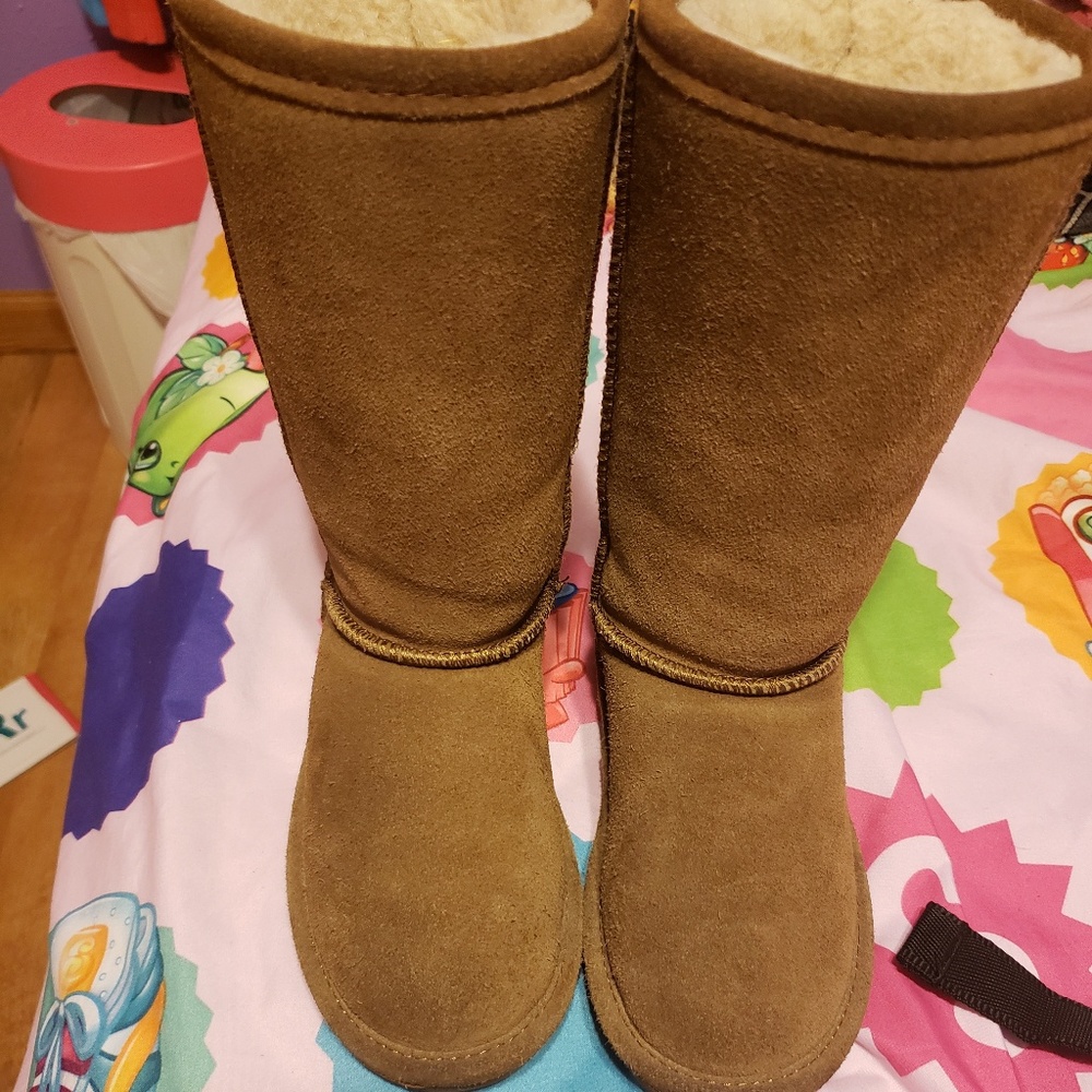 Girls bear paw size 12